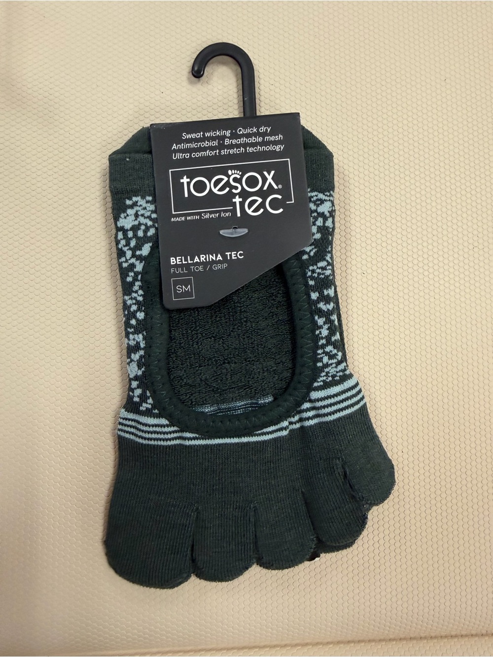 toesox Bellarina Tec No-Show Toe Socks in Dark Green & Light Blue